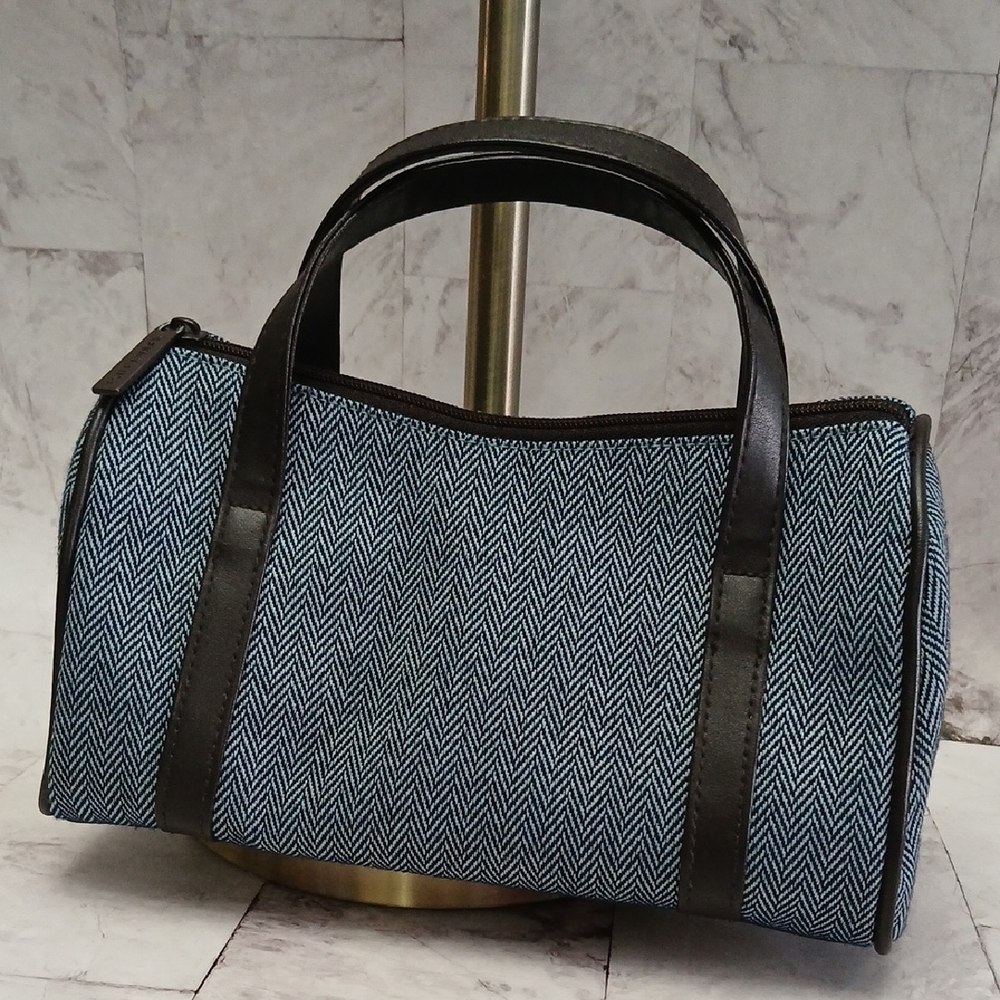 Estee Lauder Blue and Black Zipper Pouch